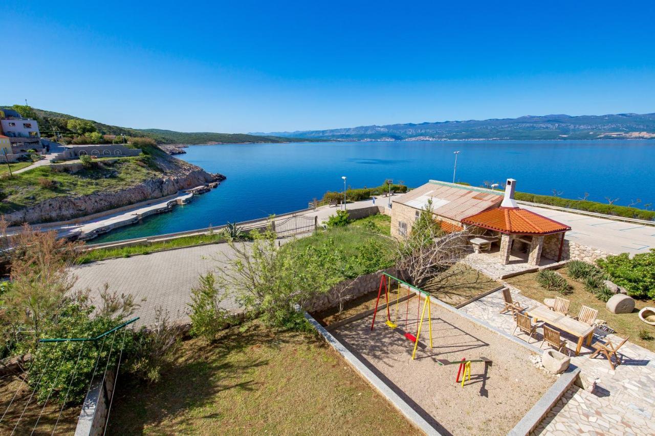 Apartmani Heni Vrbnik Exterior foto
