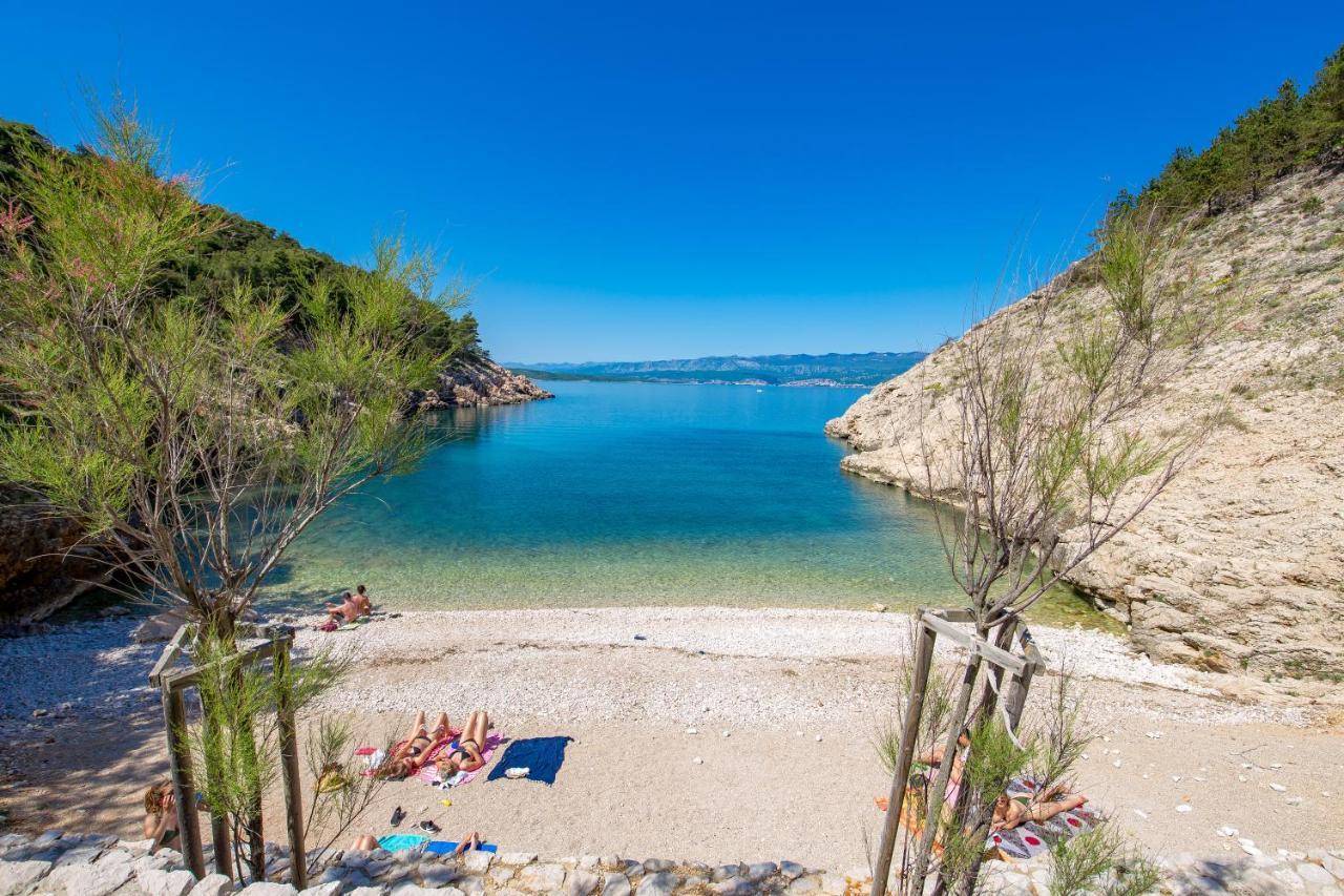 Apartmani Heni Vrbnik Exterior foto